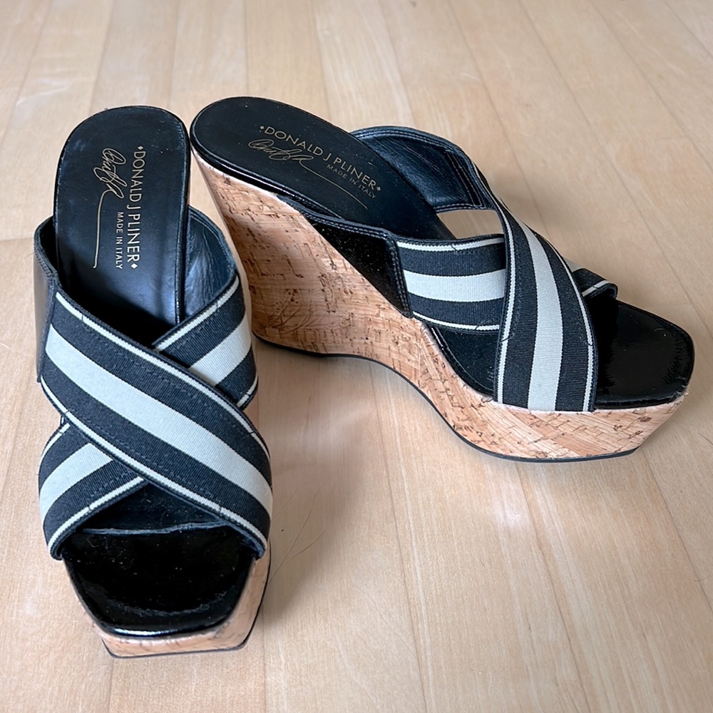 Donald J Pliner “Sim” Cork Wedge Sandals - Picture 2 of 11